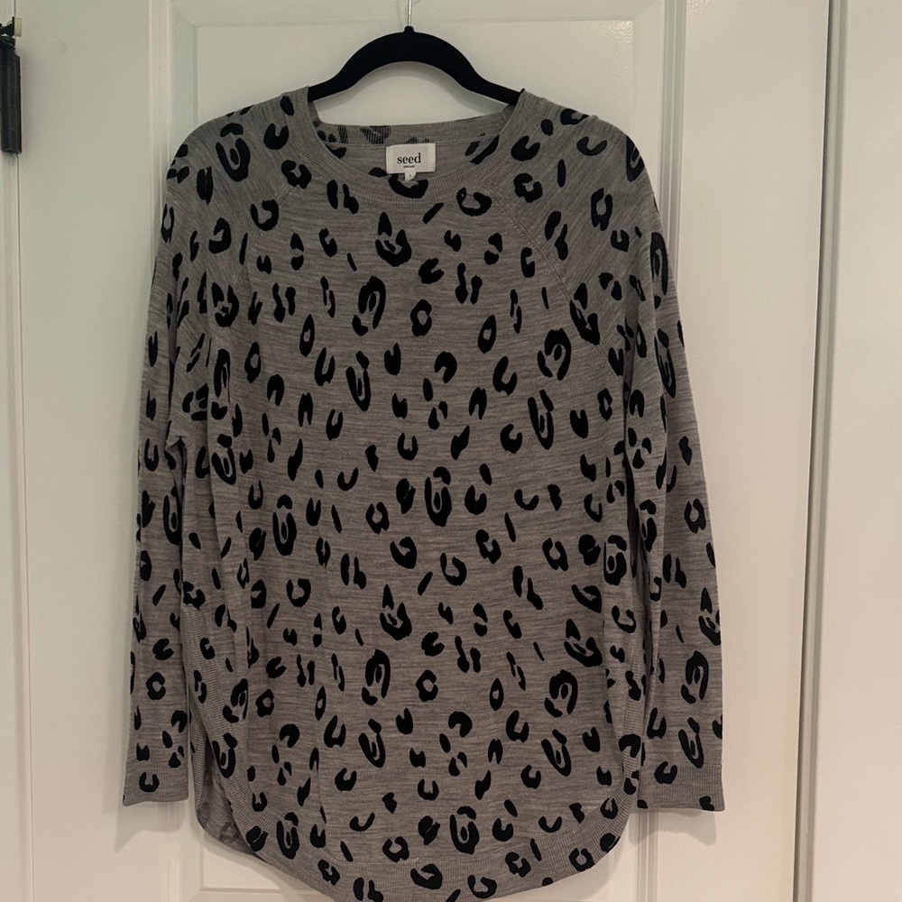 Seed Women's Gray Leopard Print Sweater